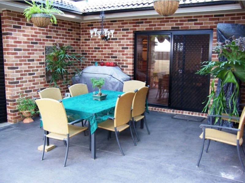 11 Jade Place, Meroo Meadow NSW 2540