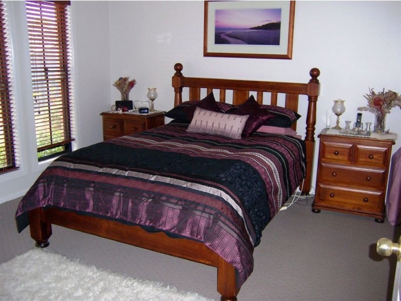 11 Jade Place, Meroo Meadow NSW 2540