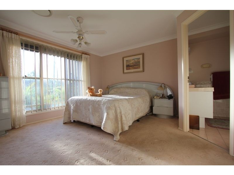 12 Golden Hill Ave, Shoalhaven Heads NSW 2535