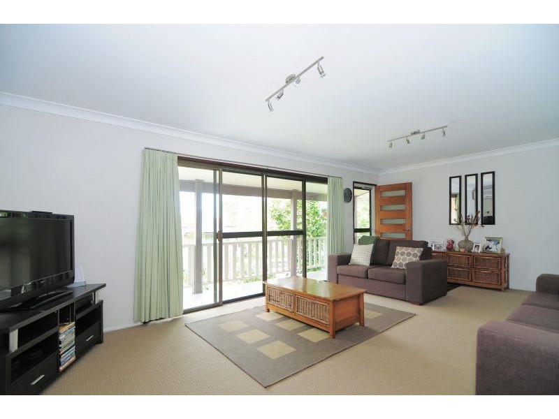19 Windsor Drive, Berry NSW 2535