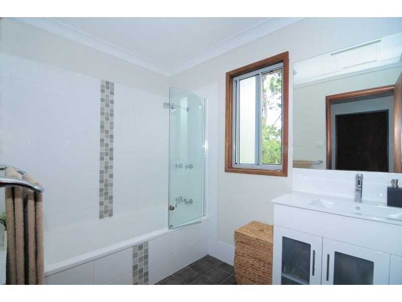 19 Windsor Drive, Berry NSW 2535