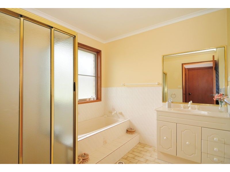 12 Gwenda Avenue, Berry NSW 2535