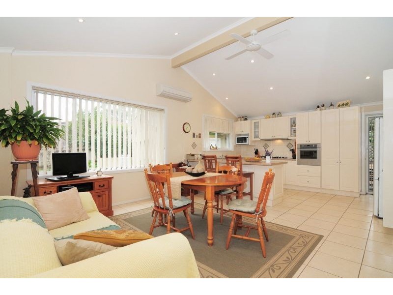 18 Windsor Drive, Berry NSW 2535