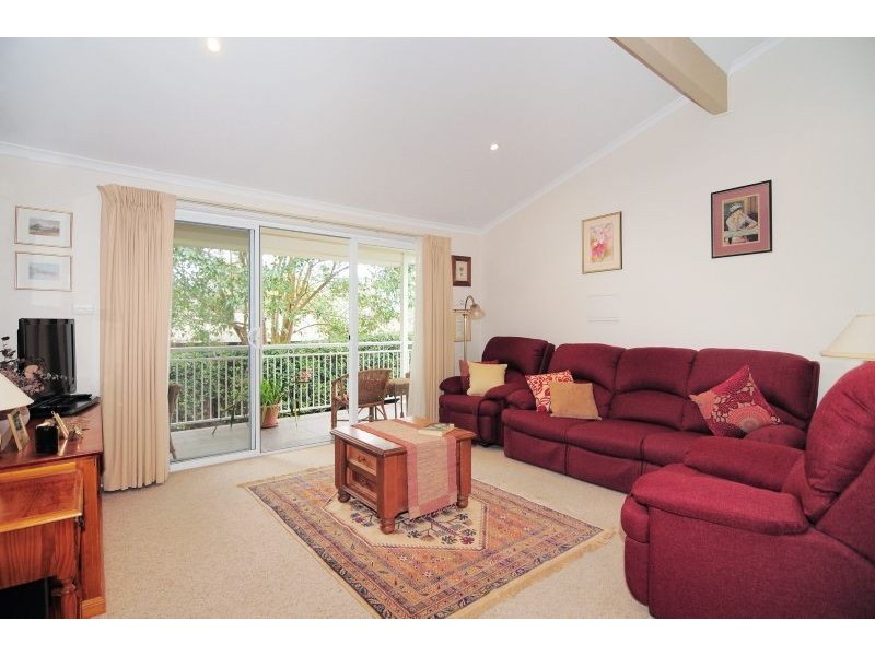 18 Windsor Drive, Berry NSW 2535