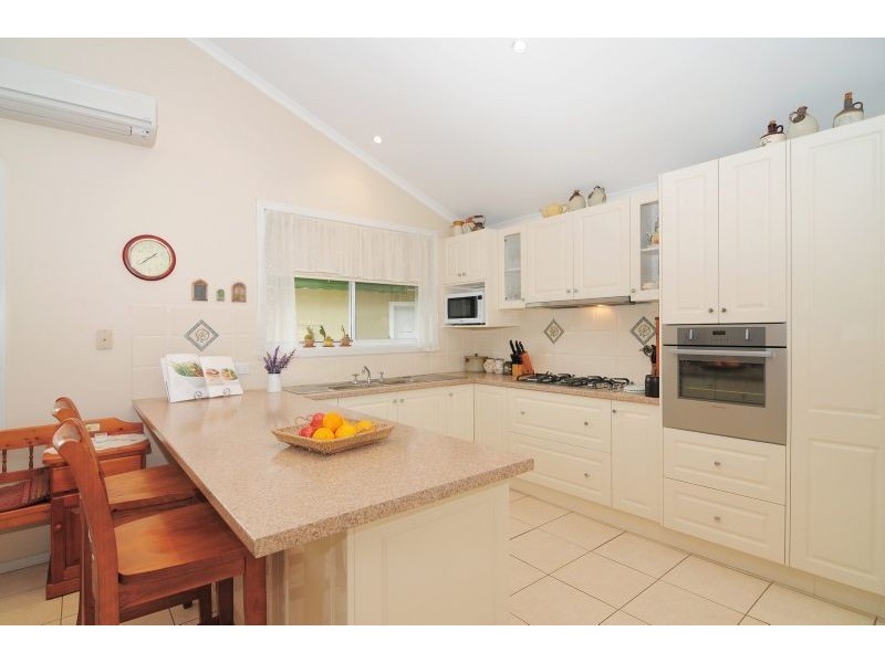 18 Windsor Drive, Berry NSW 2535