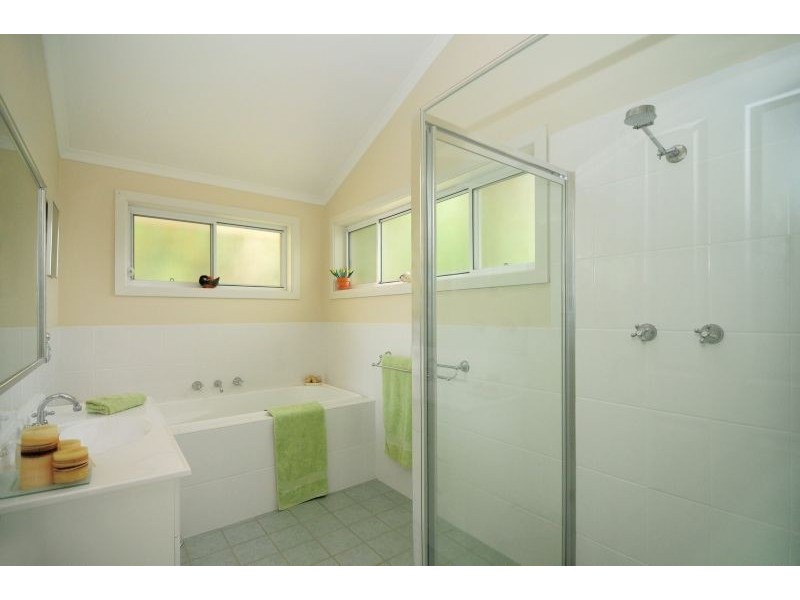 18 Windsor Drive, Berry NSW 2535