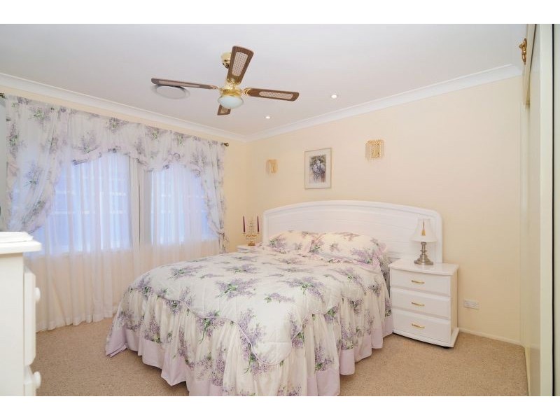 9 Jade Place, Meroo Meadow NSW 2540
