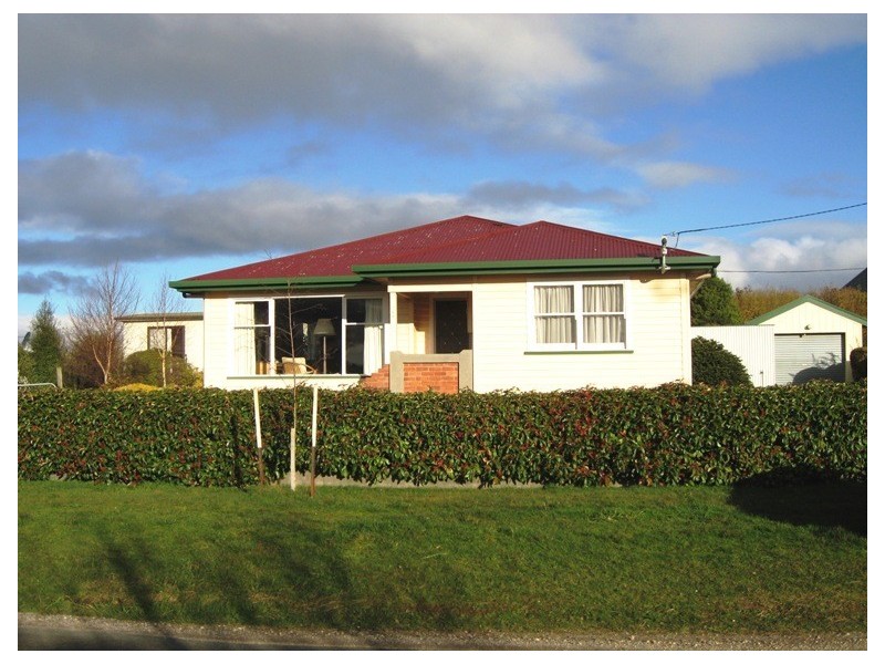 166 Main street, Sheffield TAS 7306