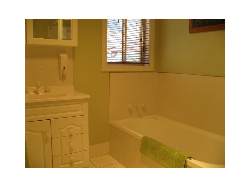 16 Highfield Road, Ambleside TAS 7310