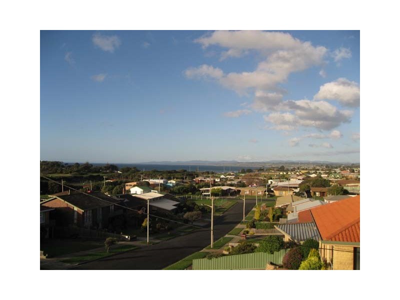 6 Cromwell Crescent, Devonport TAS 7310