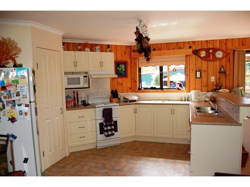 123 Charles Street, Squeaking Point TAS 7307