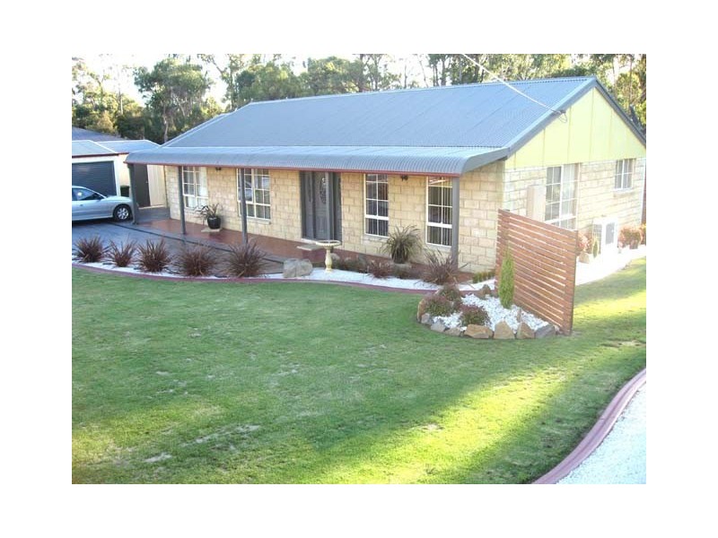 40 Lawrence Drive, Devonport TAS 7310