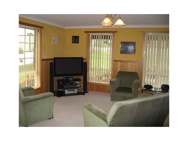 40 Lawrence Drive, Devonport TAS 7310