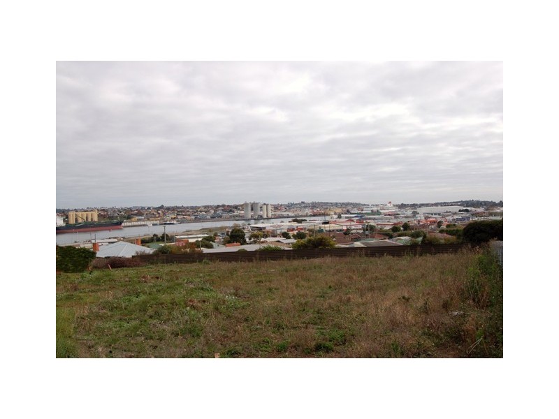 21 Young Street, East Devonport TAS 7310