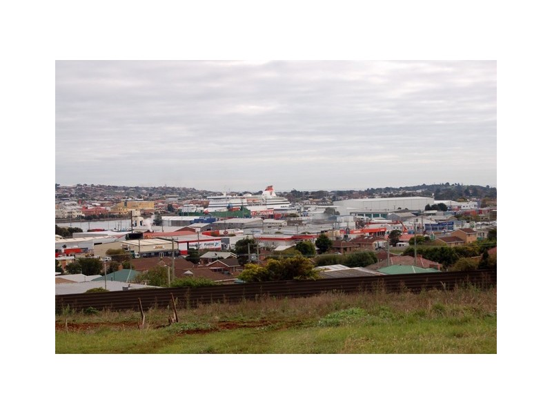 21 Young Street, East Devonport TAS 7310