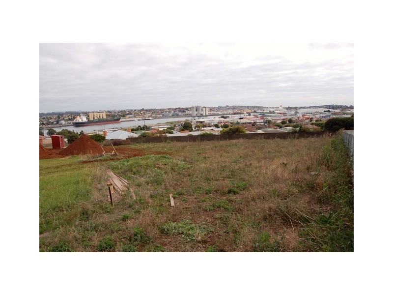 21 Young Street, East Devonport TAS 7310
