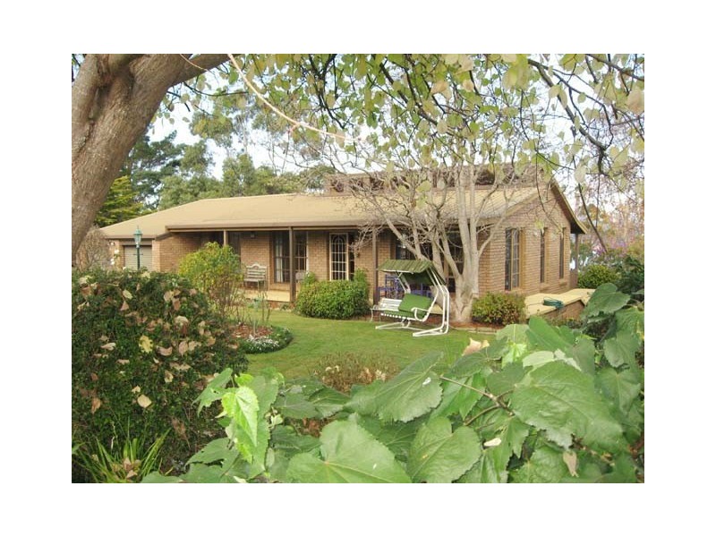 18 Oakwood Drive, Ambleside TAS 7310