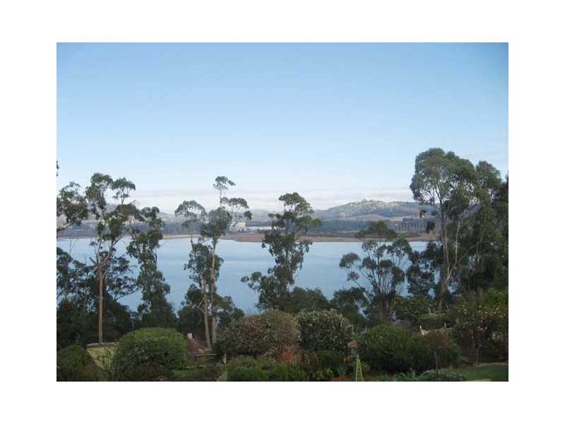 18 Oakwood Drive, Ambleside TAS 7310