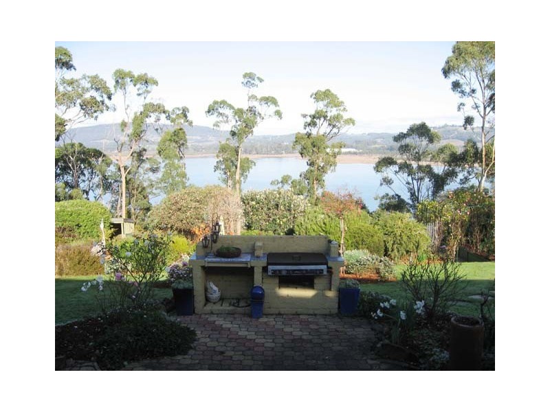 18 Oakwood Drive, Ambleside TAS 7310