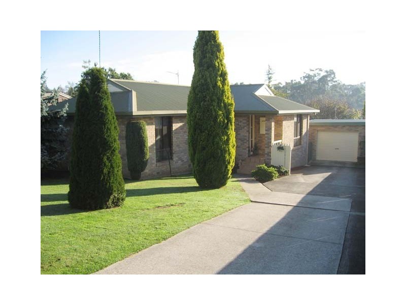 8 Lawrence Drive, Devonport TAS 7310