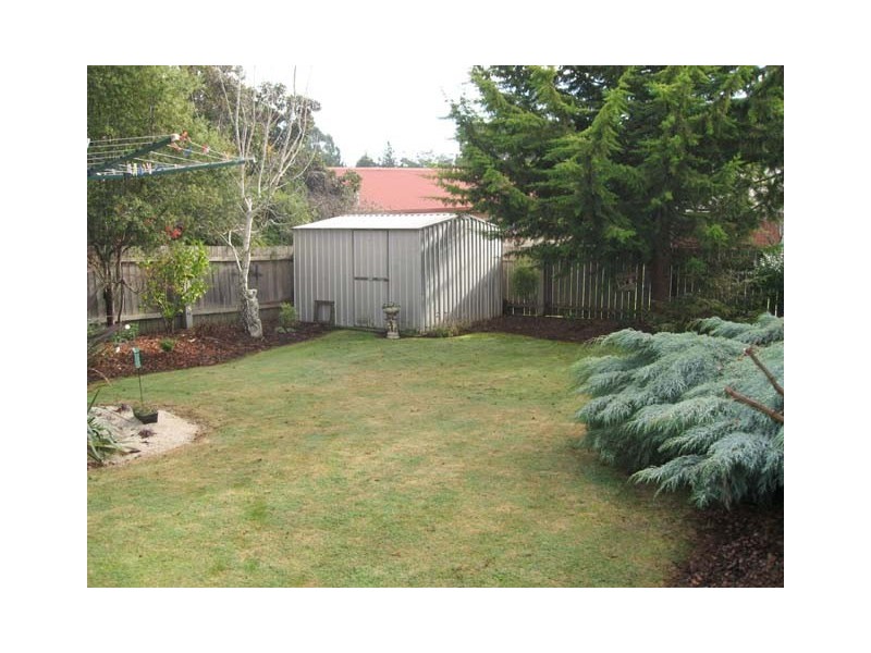 8 Lawrence Drive, Devonport TAS 7310