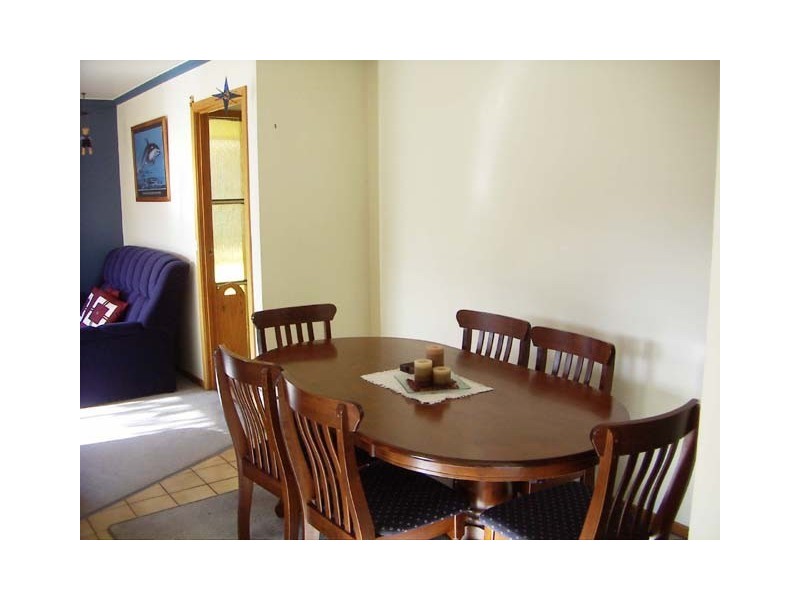 8 Lawrence Drive, Devonport TAS 7310