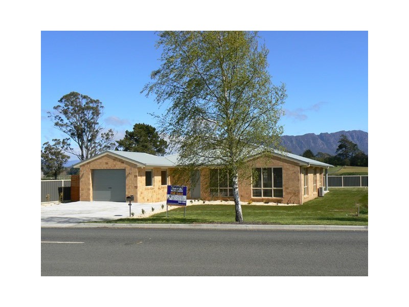 130D Main st, Sheffield TAS 7306