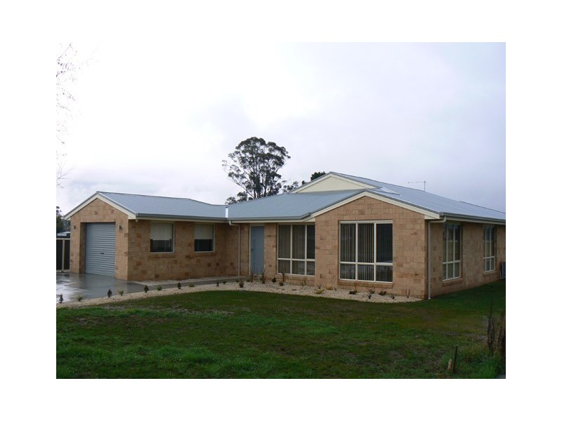 130D Main st, Sheffield TAS 7306