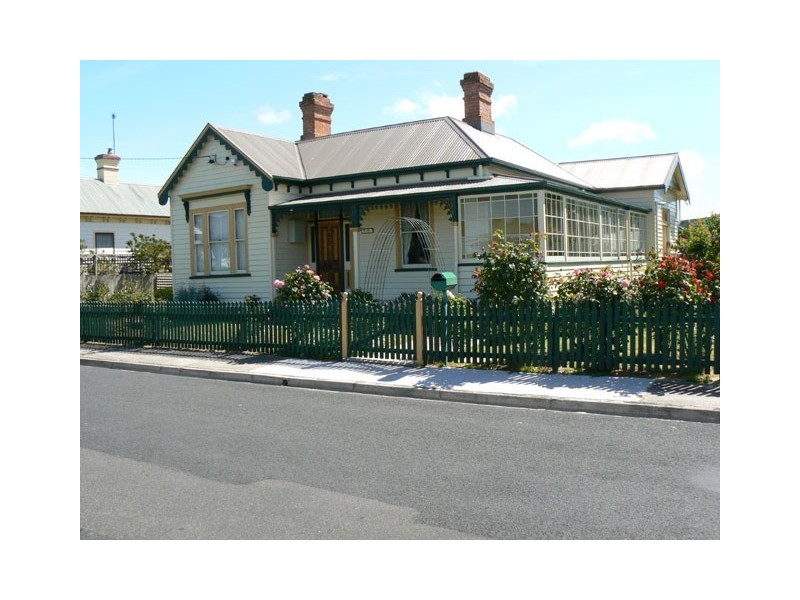 94 Wenvoe St, Devonport TAS 7310