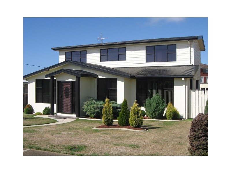 8 Nixon Street, Devonport TAS 7310
