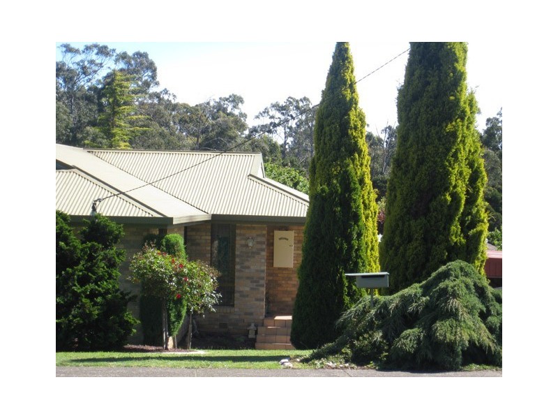 8 Lawrence Drive, Devonport TAS 7310
