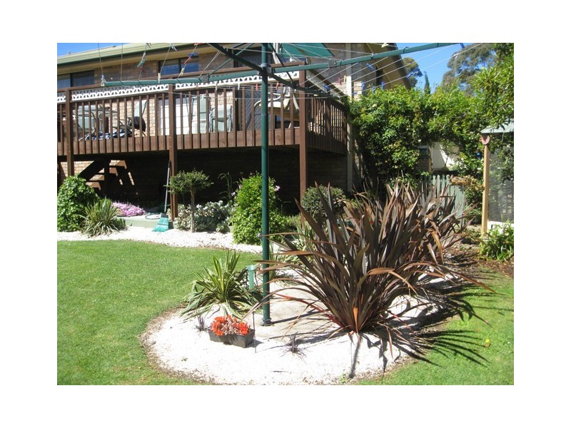 8 Lawrence Drive, Devonport TAS 7310