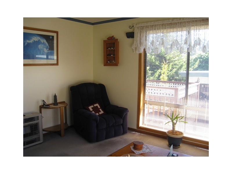 8 Lawrence Drive, Devonport TAS 7310