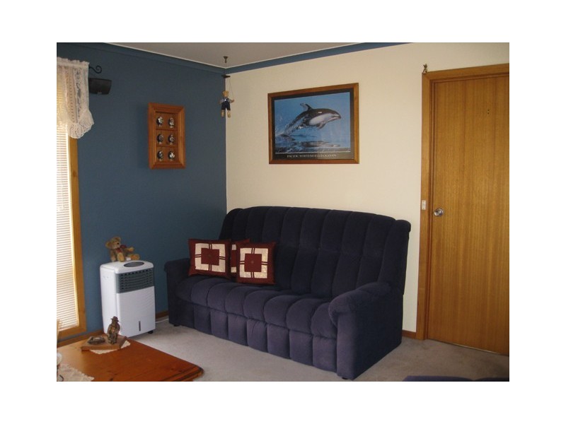 8 Lawrence Drive, Devonport TAS 7310