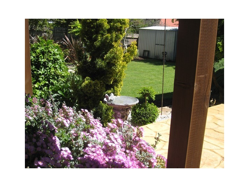 8 Lawrence Drive, Devonport TAS 7310