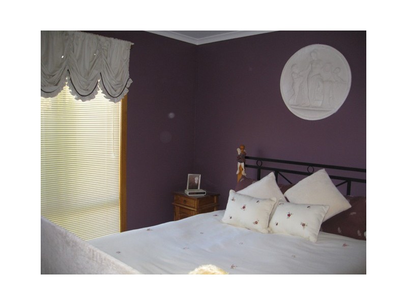 8 Lawrence Drive, Devonport TAS 7310