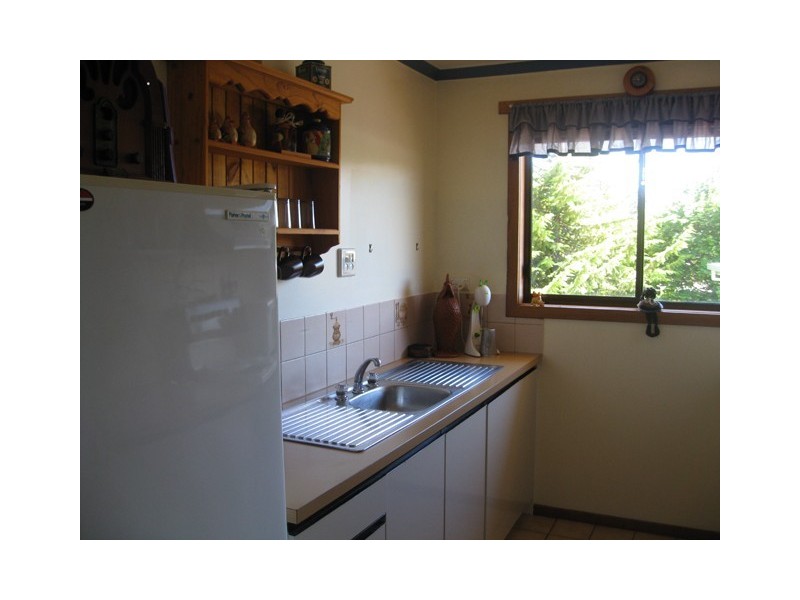 8 Lawrence Drive, Devonport TAS 7310