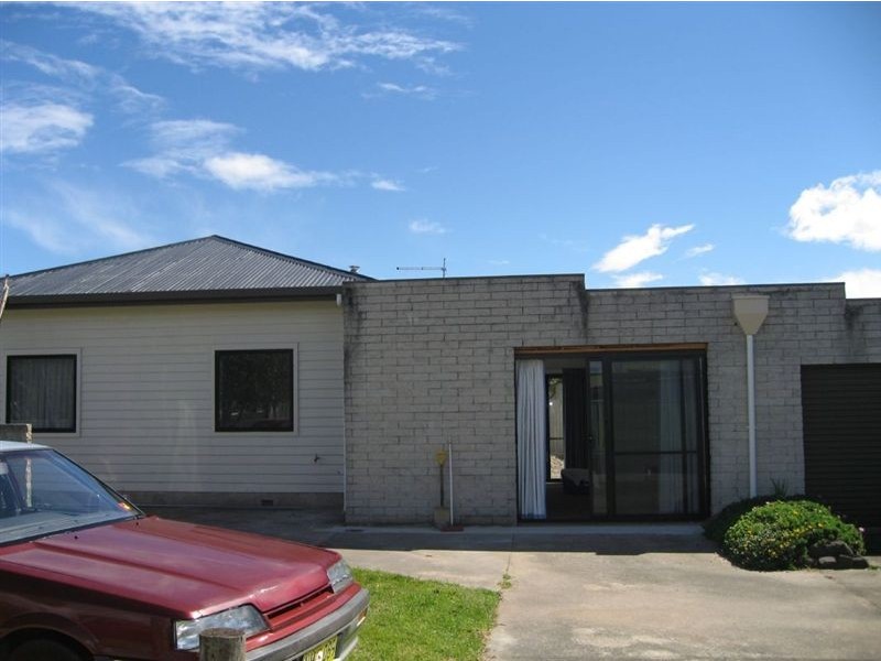 42 James Street, Devonport TAS 7310