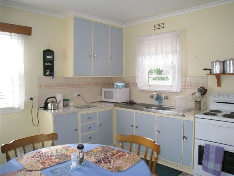 1 Elizabeth Street, Penguin TAS 7316