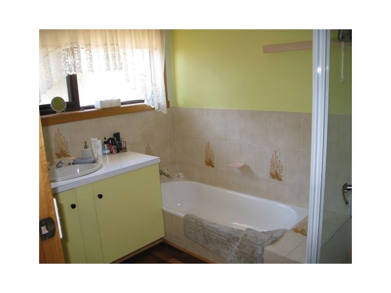 2 Tucker Avenue, Devonport TAS 7310