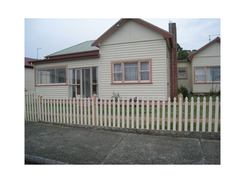 36 King Edward Street, Penguin TAS 7316