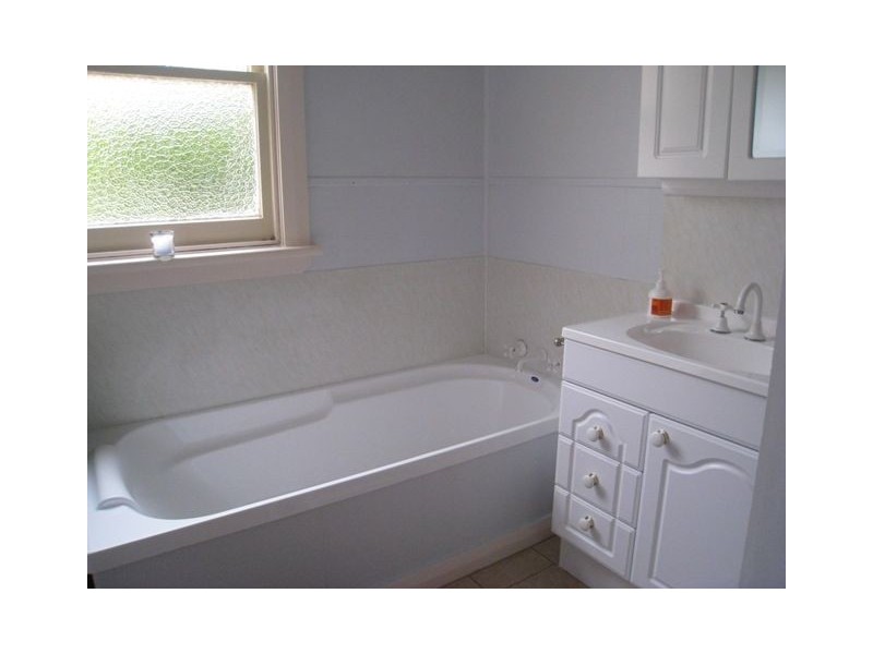 36 King Edward Street, Penguin TAS 7316