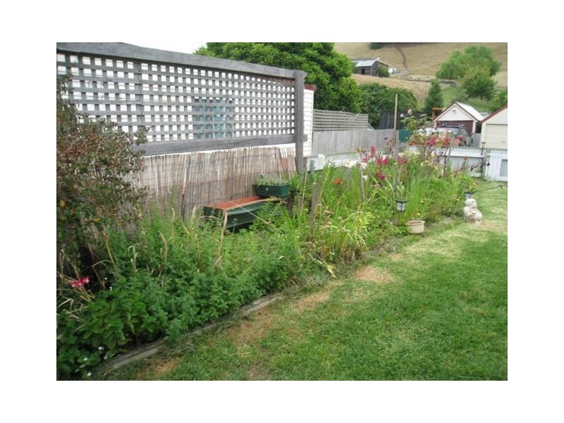 36 King Edward Street, Penguin TAS 7316