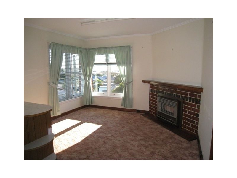 12 Elizabeth Street, Penguin TAS 7316