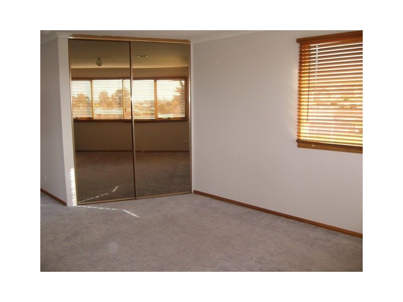 18 Valley Road, Devonport TAS 7310