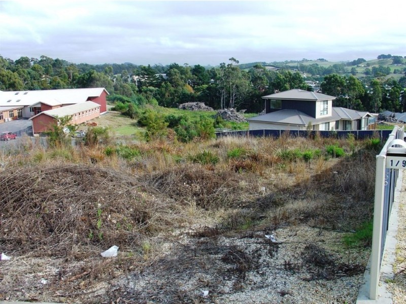 8 Tomarah Crescent, Devonport TAS 7310