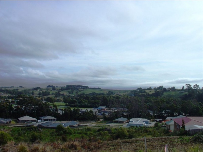 12 Tomarah Crescent, Devonport TAS 7310