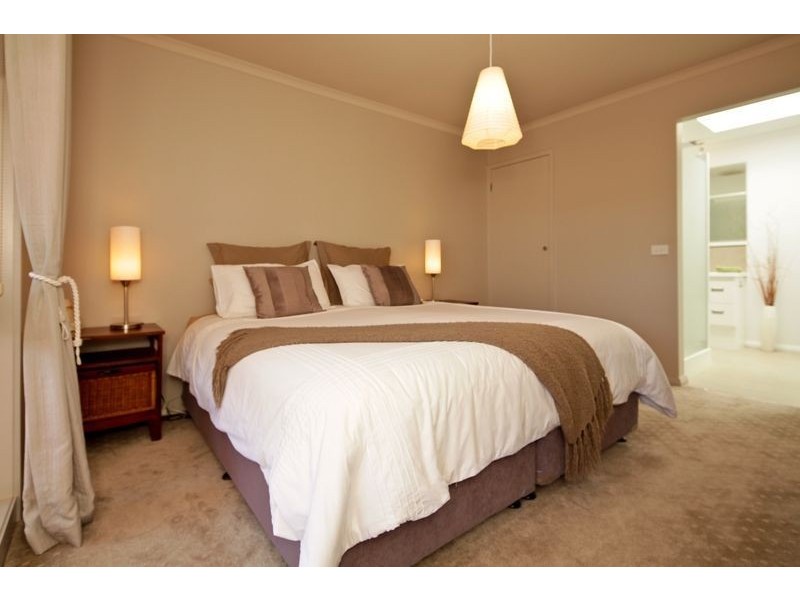 18 Monash Court, Devonport TAS 7310