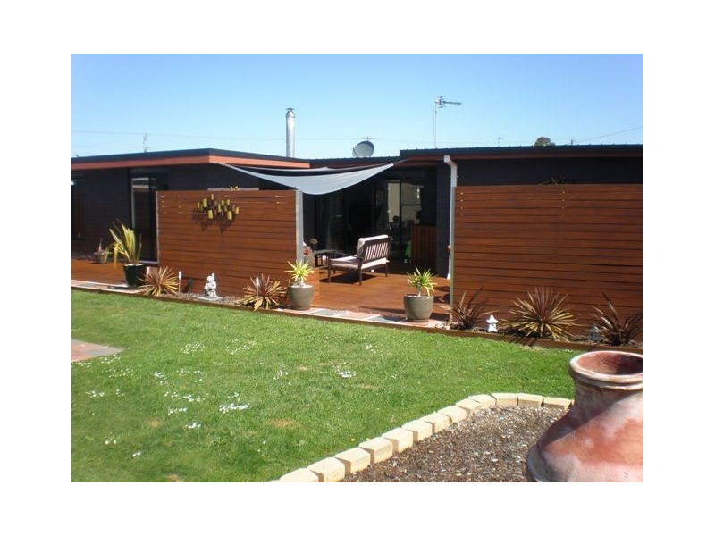 8 Camelia Place, Devonport TAS 7310