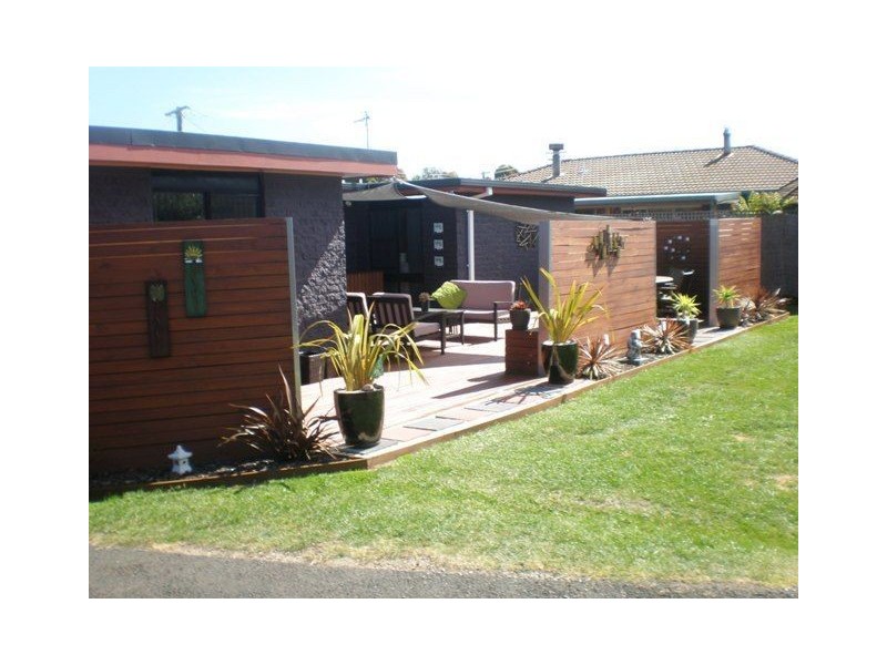 8 Camelia Place, Devonport TAS 7310